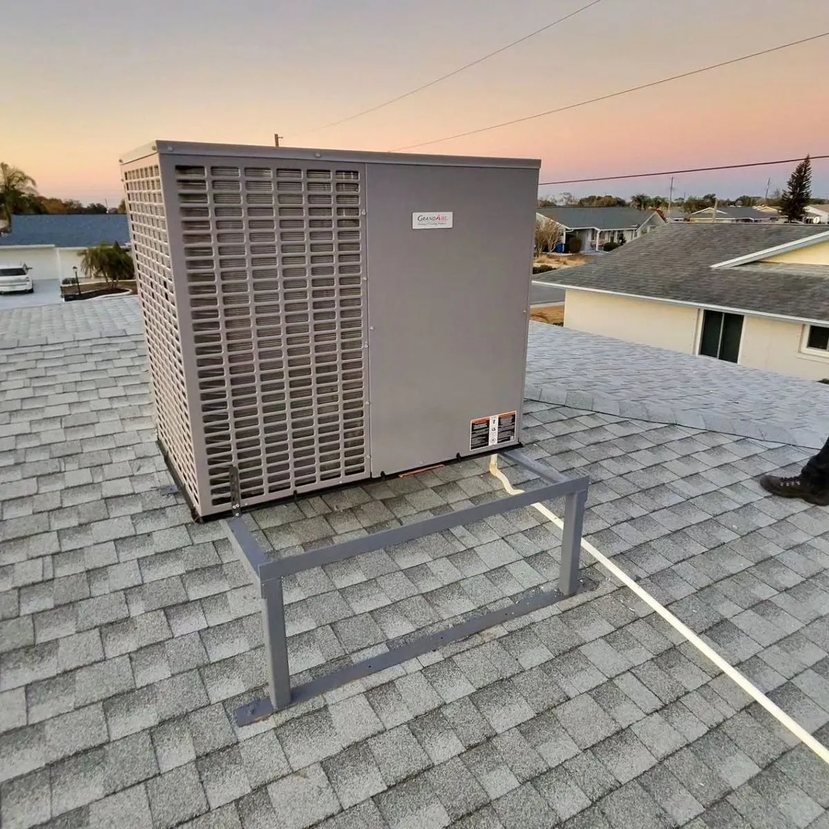 Rooftop package unit installed by Mendoza Heating and Air, serving Lutz, FL