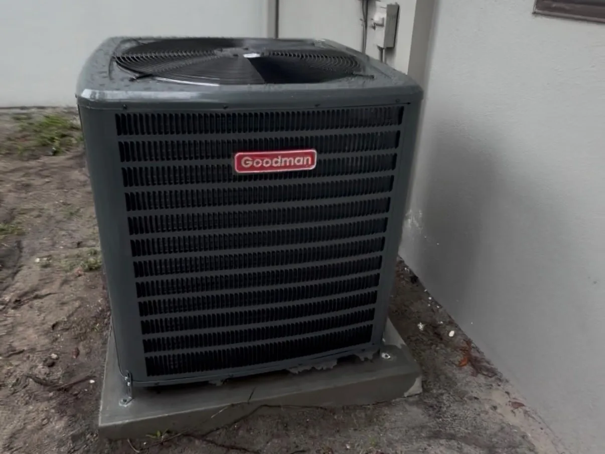 New Goodman condenser installed by Mendoza Heating and Air in New Tampa, FL